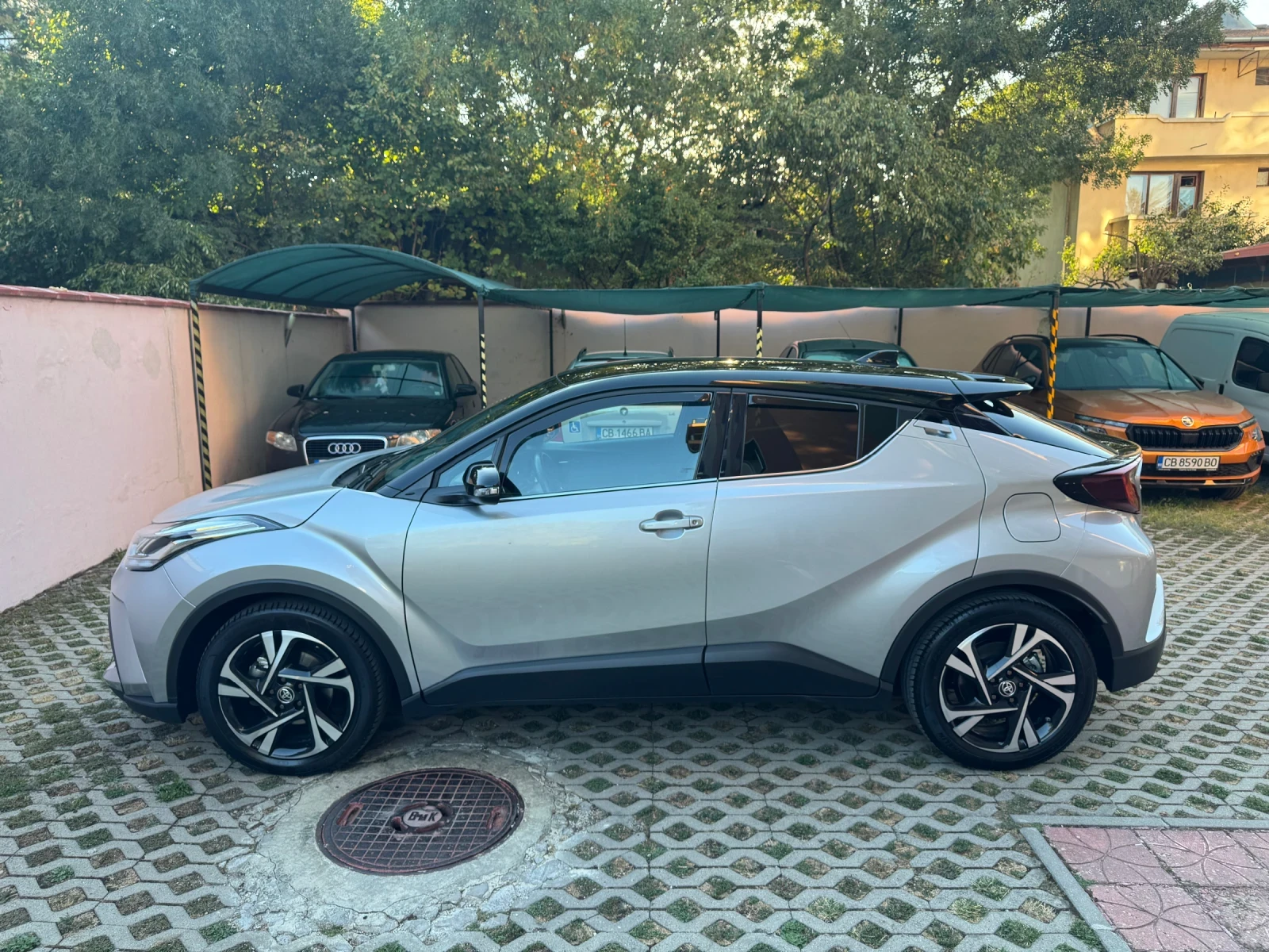 Toyota C-HR Кросоувър, снимка 4 - Автомобили и джипове - 56130743