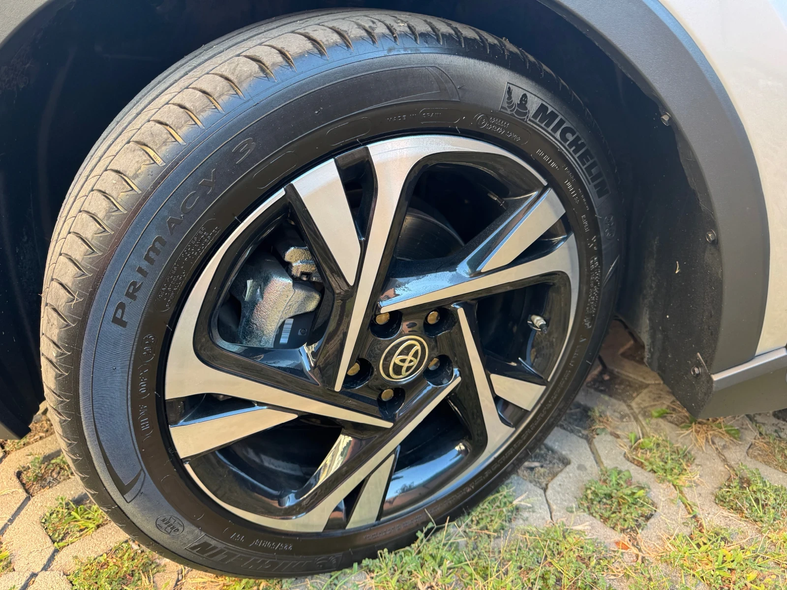 Toyota C-HR Кросоувър, снимка 15 - Автомобили и джипове - 56130743