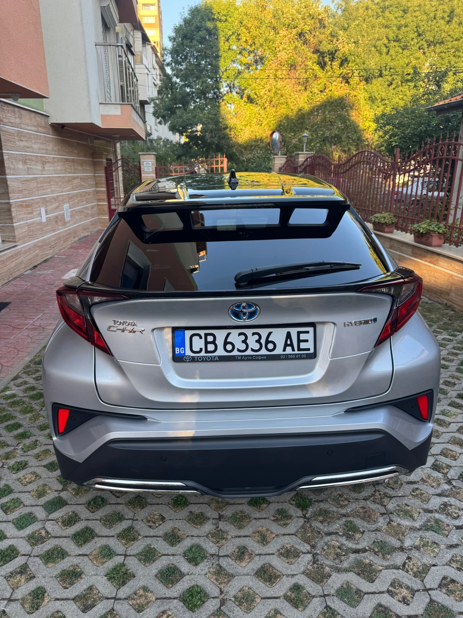 Toyota C-HR Кросоувър, снимка 2 - Автомобили и джипове - 56130743