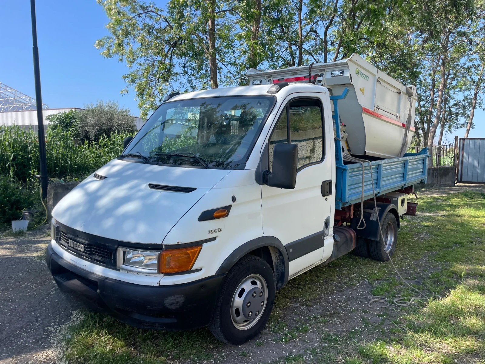 Iveco 35c13 2.8 Дизел 130 коня 6 скорости Тристранен Самосвал, снимка 2 - Бусове и автобуси - 54237779