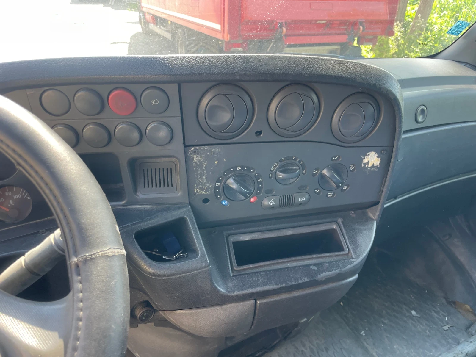 Iveco 35c13 2.8 Дизел 130 коня 6 скорости Тристранен Самосвал, снимка 12 - Бусове и автобуси - 54237779