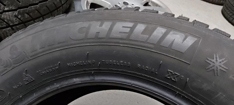 Гуми Зимни 215/60R16, снимка 4 - Гуми и джанти - 30949711