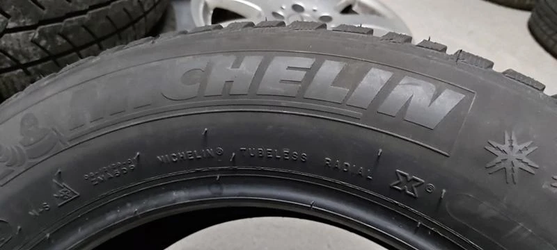 Гуми Зимни 215/60R16, снимка 5 - Гуми и джанти - 30949711