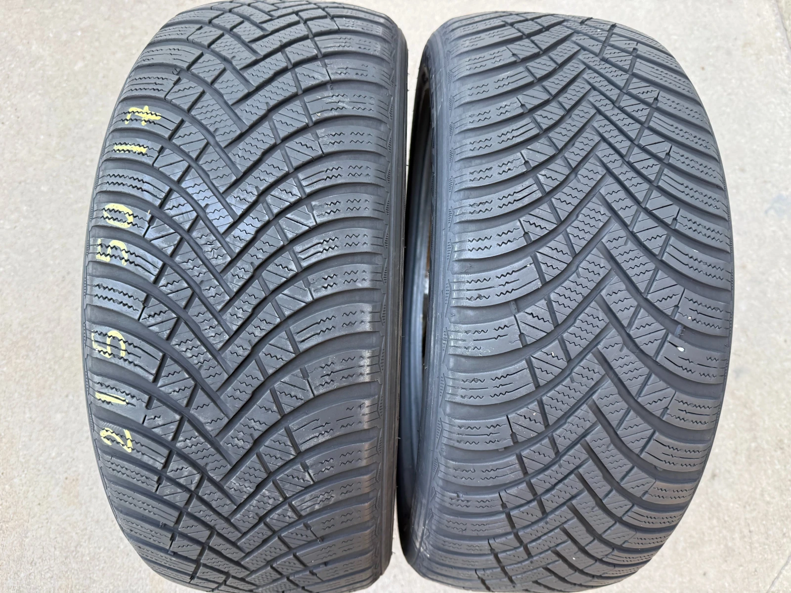Гуми Зимни 215/50R17