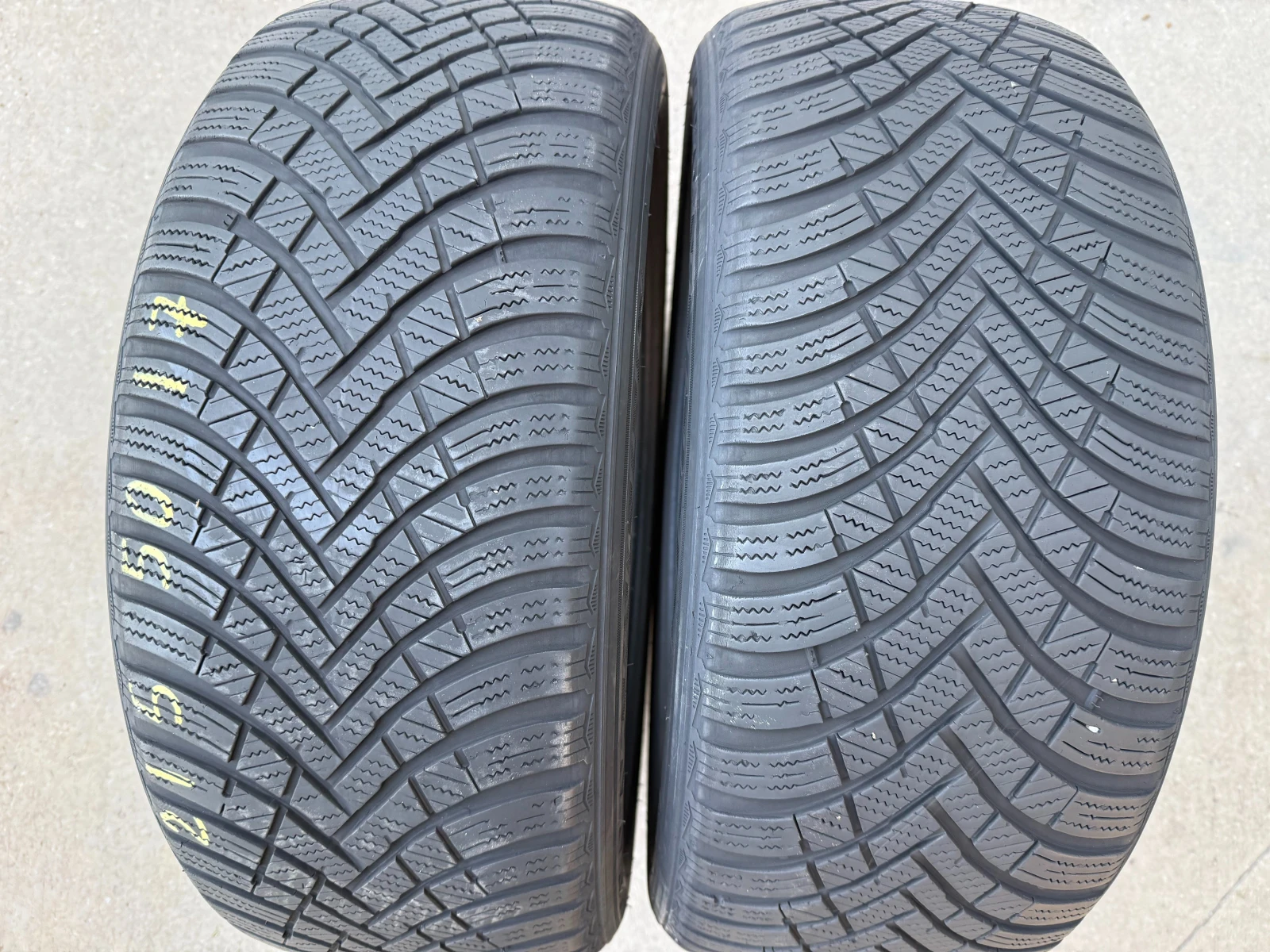 Гуми Зимни 215/50R17, снимка 4 - Гуми и джанти - 55832987