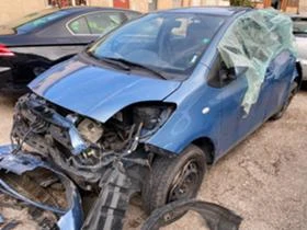Toyota Yaris На части, снимка 5