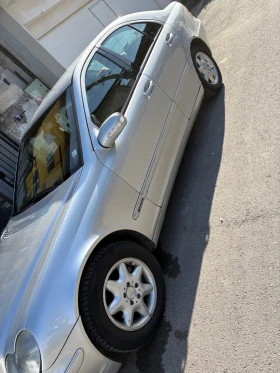 Mercedes-Benz 220 CDI, снимка 2