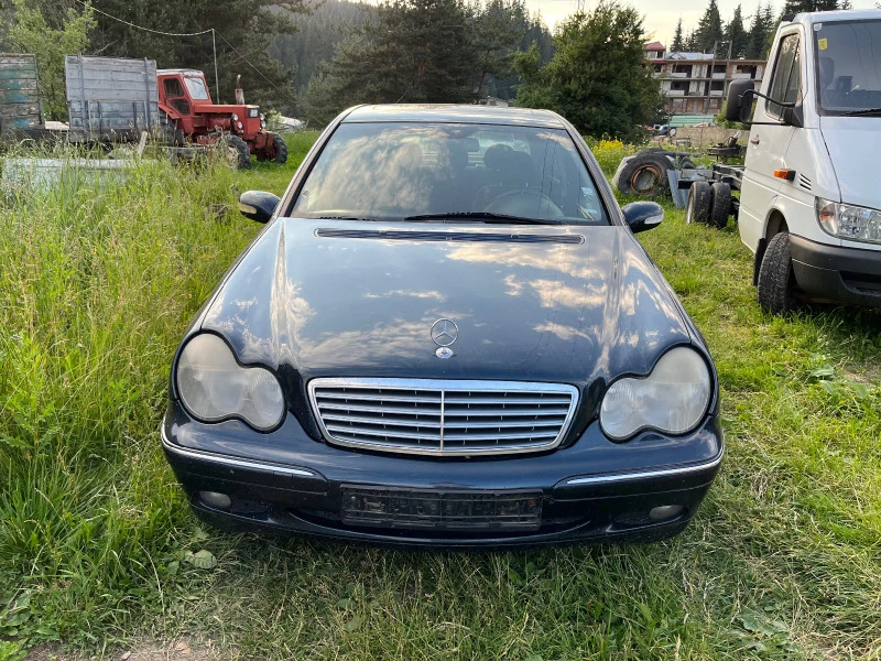 Mercedes-Benz C 220 На части, снимка 3 - Автомобили и джипове - 40982230