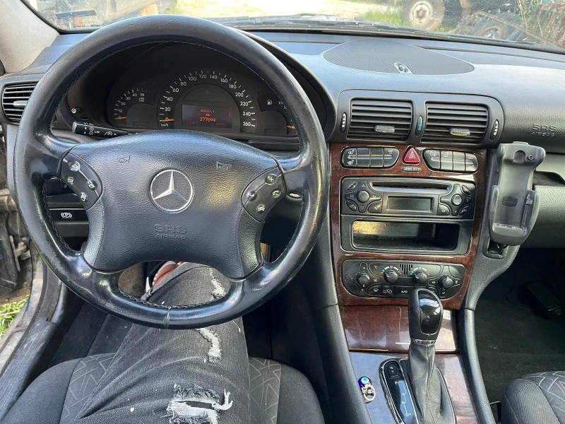 Mercedes-Benz C 220 На части, снимка 9 - Автомобили и джипове - 40982230