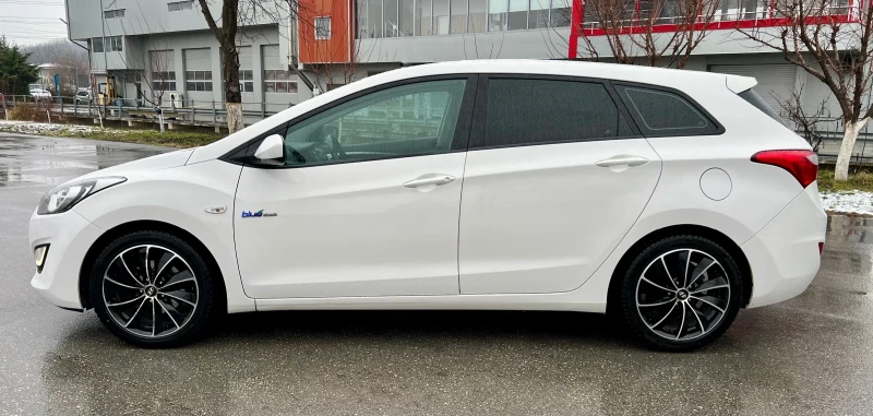 Hyundai I30 1.4-Бензин, снимка 3 - Автомобили и джипове - 48472966