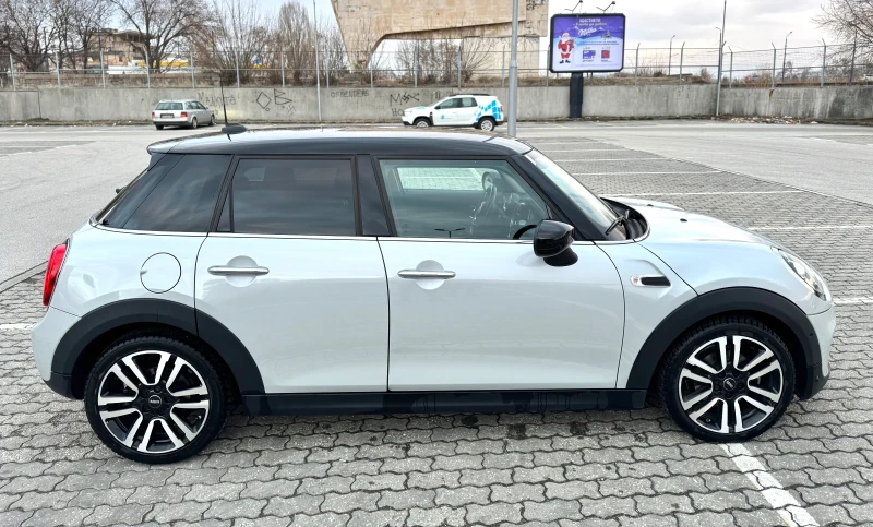 Mini Cooper F55 // TwinTurbo Power // Като Нова !!!, снимка 3 - Автомобили и джипове - 48499185