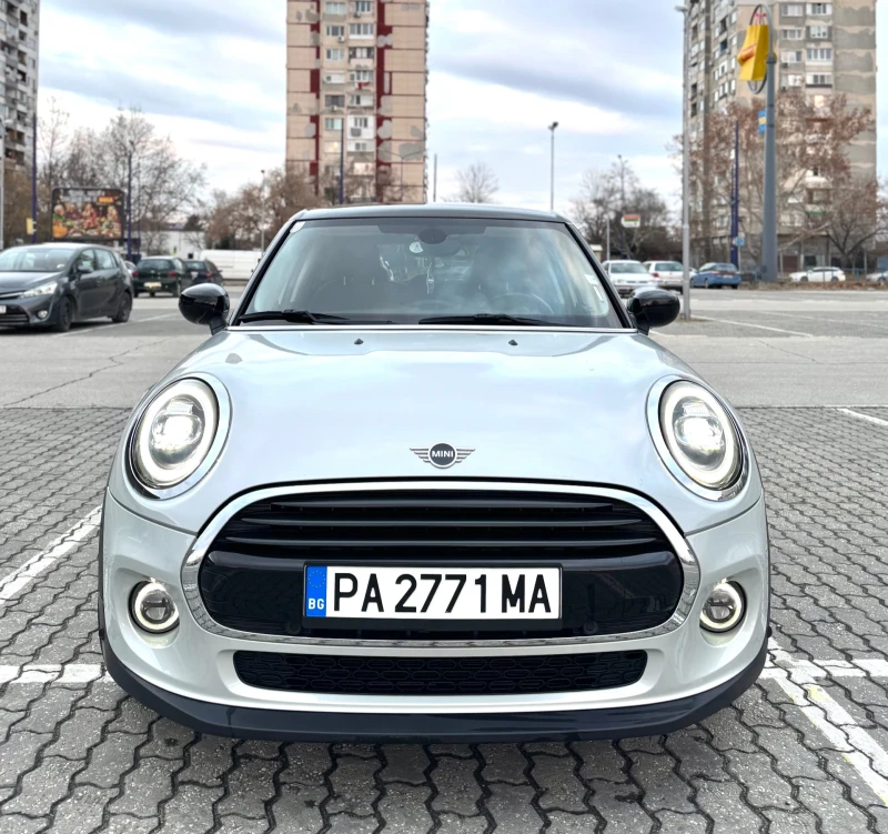 Mini Cooper F55 // TwinTurbo Power // Като Нова !!!, снимка 1 - Автомобили и джипове - 48499185