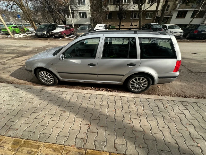 VW Golf, снимка 4 - Автомобили и джипове - 48767351