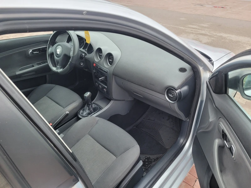 Seat Ibiza Facelift 1.4 бензин-газ, снимка 7 - Автомобили и джипове - 49610777