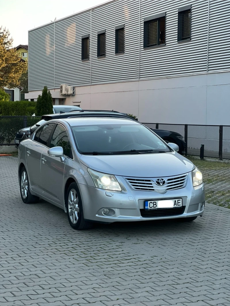 Toyota Avensis 1.8VVT-i l Автомат ll Газ ll Мултимедия ll Екстри , снимка 2 - Автомобили и джипове - 50087271