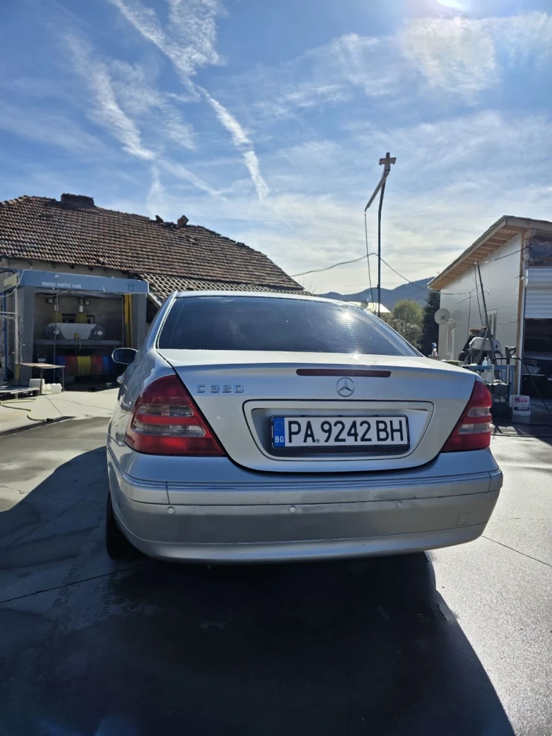 Mercedes-Benz C 320, снимка 7 - Автомобили и джипове - 52257376