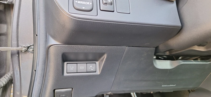 Toyota Yaris 1.5VVT-I EURO6B, снимка 13 - Автомобили и джипове - 52391161