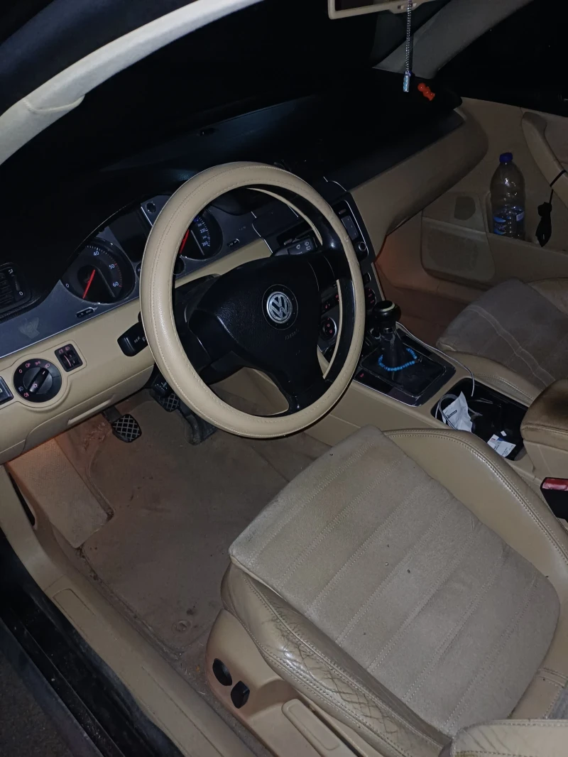 VW Passat, снимка 10 - Автомобили и джипове - 52930781