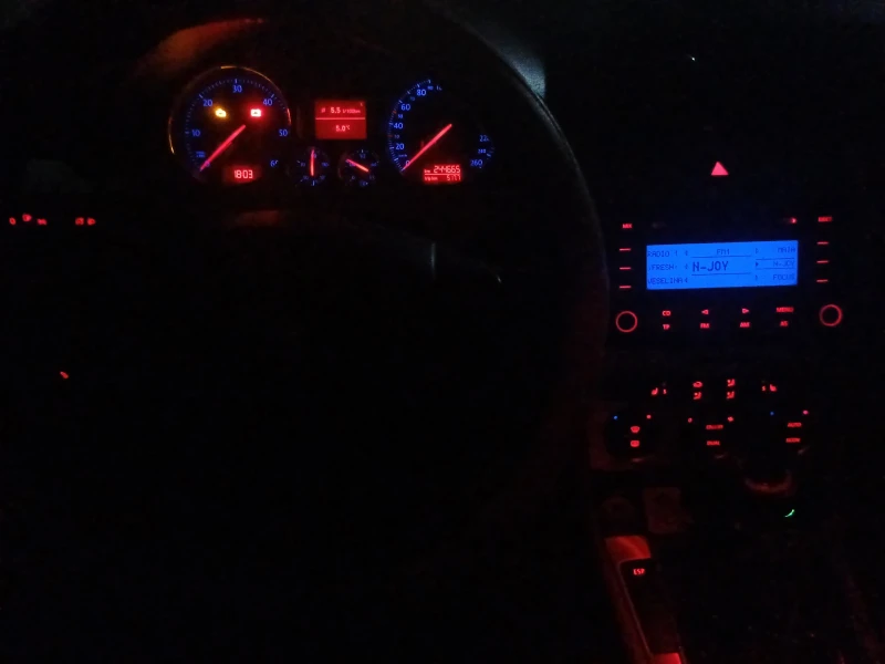 VW Passat, снимка 12 - Автомобили и джипове - 52930781