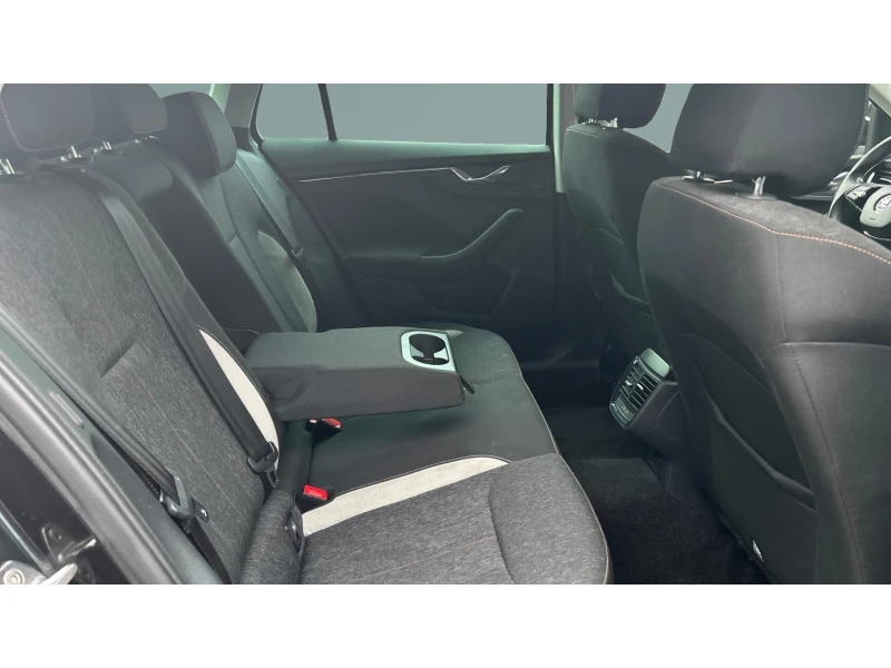 Skoda Scala 1.6 TDi DSG, Месечна вноска от 245  , снимка 7 - Автомобили и джипове - 53462281