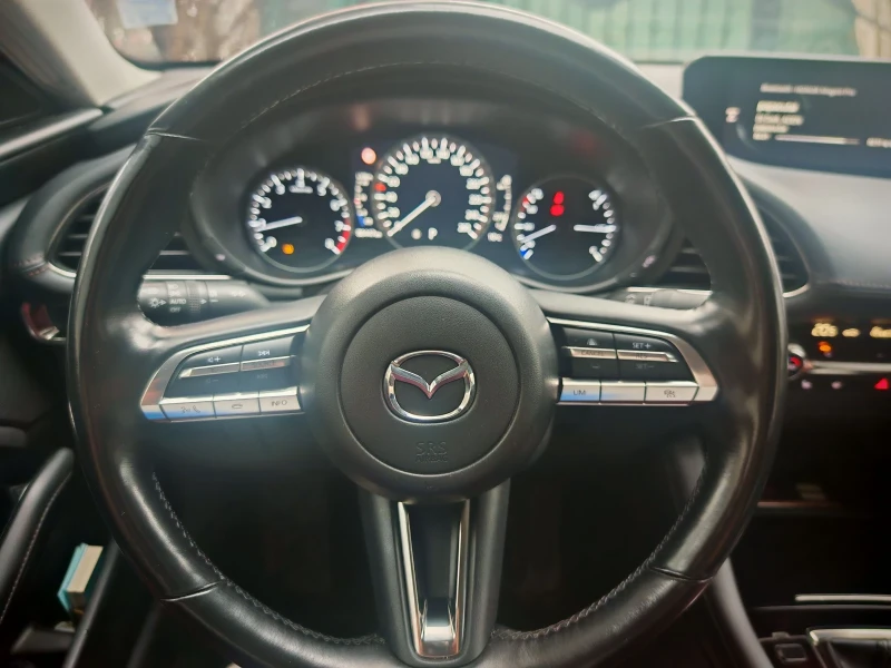 Mazda 3 2.0 Skyactiv-G/150 кс/фабрична гаранция, снимка 8 - Автомобили и джипове - 53575584