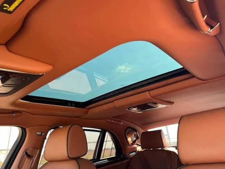 Bentley Mulsanne * 4dr Sdn * CARFAX * ЦЕНА ДО БГ, снимка 14 - Автомобили и джипове - 52898649