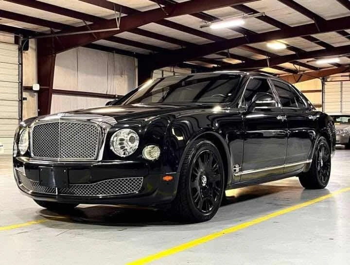 Bentley Mulsanne * 4dr Sdn * CARFAX * ЦЕНА ДО БГ, снимка 2 - Автомобили и джипове - 52898649