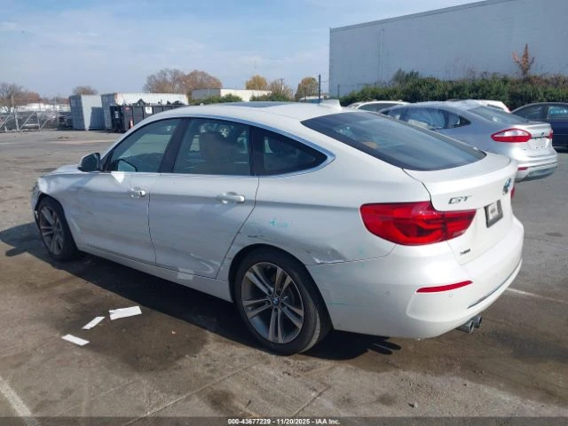BMW 330 60k km* GT* xDrive* PANO* Камера* Ambient* Auto di, снимка 8 - Автомобили и джипове - 53027853