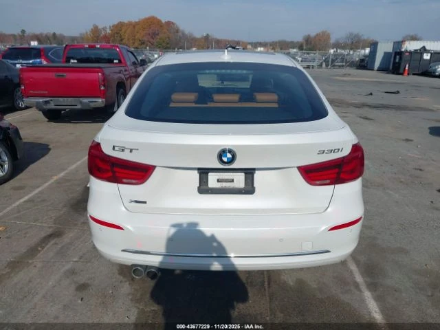 BMW 330 60k km* GT* xDrive* PANO* Камера* Ambient* Auto di, снимка 9 - Автомобили и джипове - 53027853