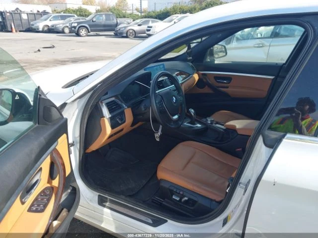 BMW 330 60k km* GT* xDrive* PANO* Камера* Ambient* Auto di, снимка 11 - Автомобили и джипове - 53027853