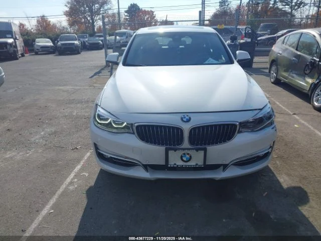 BMW 330 60k km* GT* xDrive* PANO* Камера* Ambient* Auto di, снимка 4 - Автомобили и джипове - 53027853