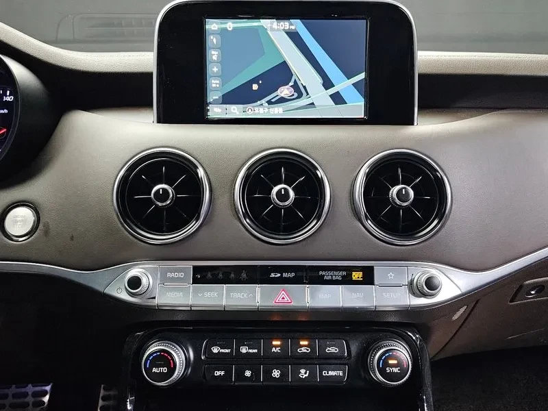 Kia Stinger 2.0 Turbo Awd Platinum, снимка 14 - Автомобили и джипове - 56118036