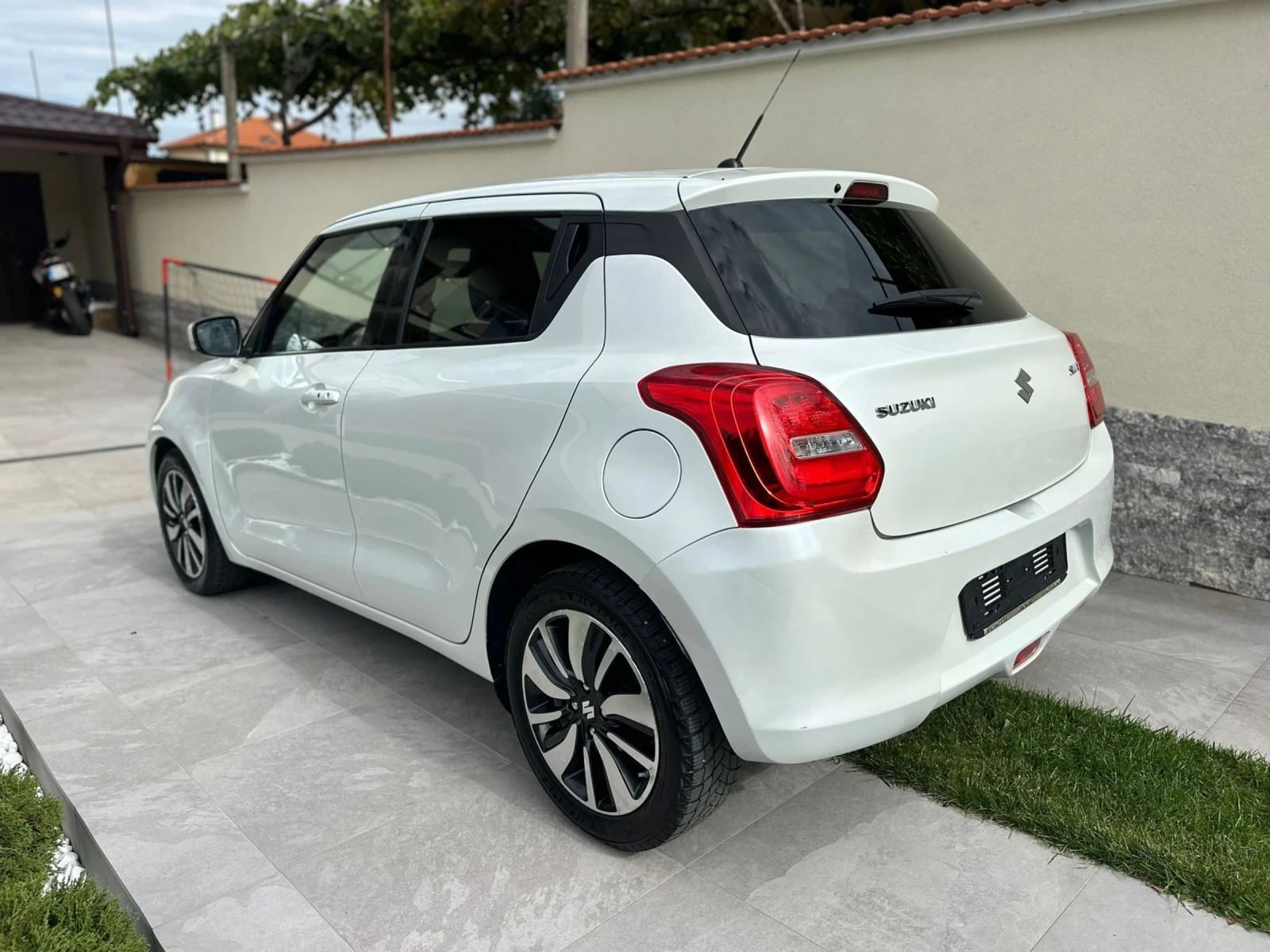 Suzuki Swift 1.2Hybrit  - изображение 5