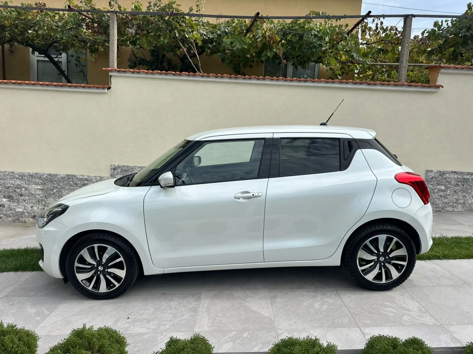 Suzuki Swift 1.2Hybrit  - изображение 4