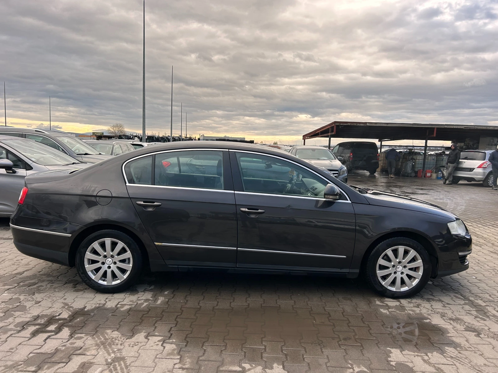 VW Passat 2.0FSI EURO 4 - изображение 5