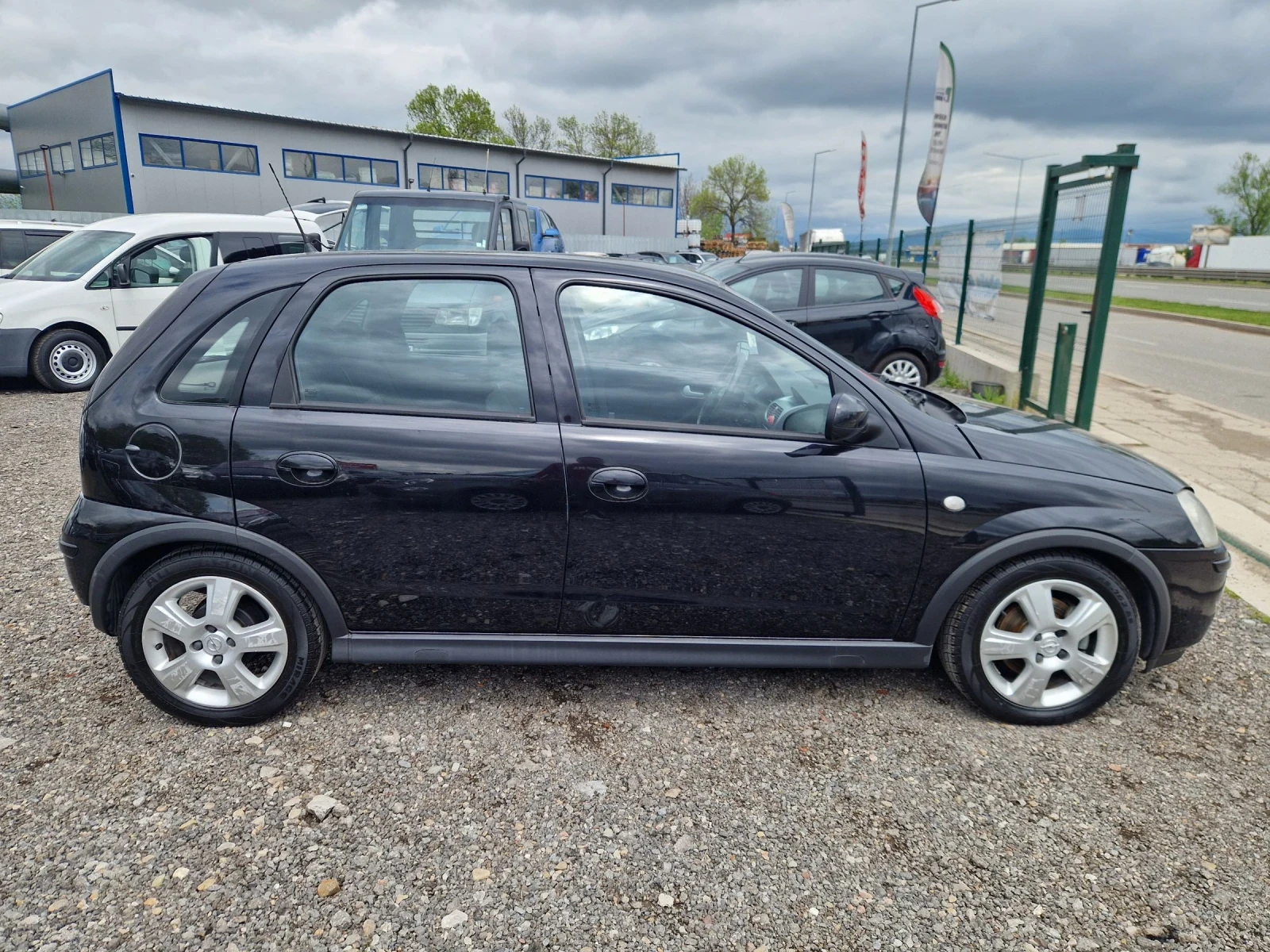 Opel Corsa 1.3CDTI 75PS.ITALIA - изображение 8