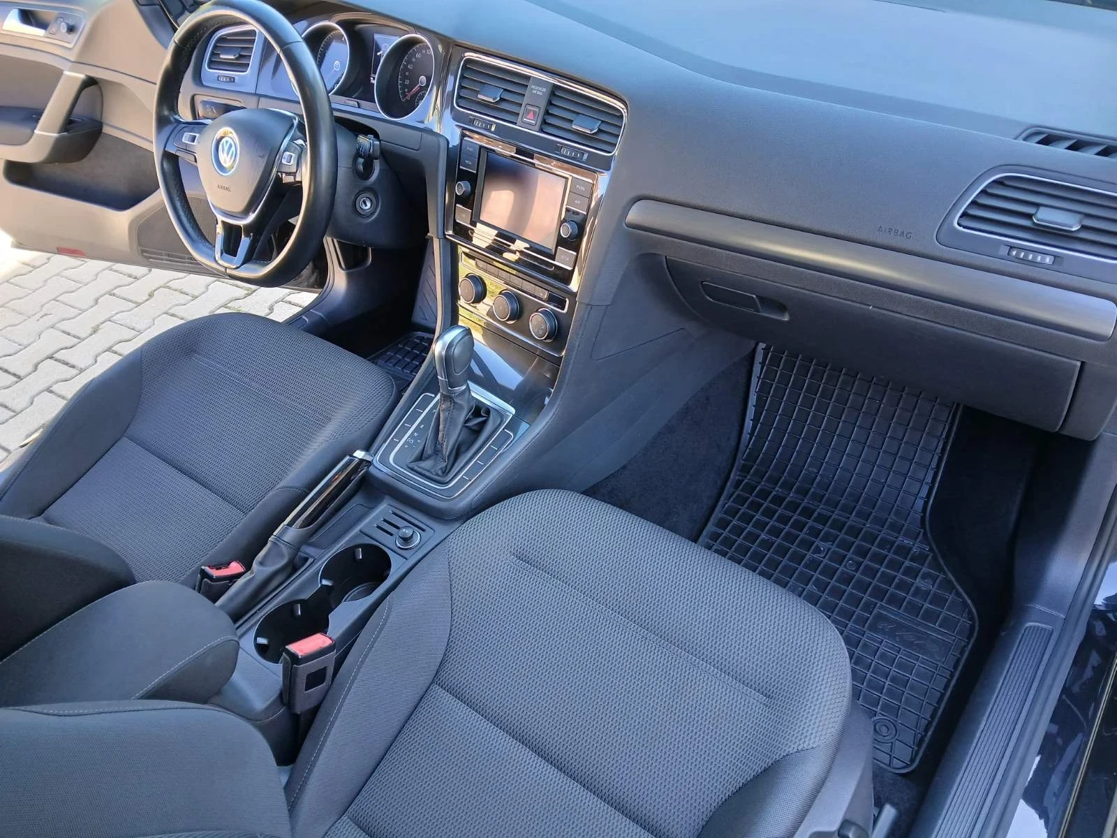 VW Golf 1.8 FACELIFT - изображение 9