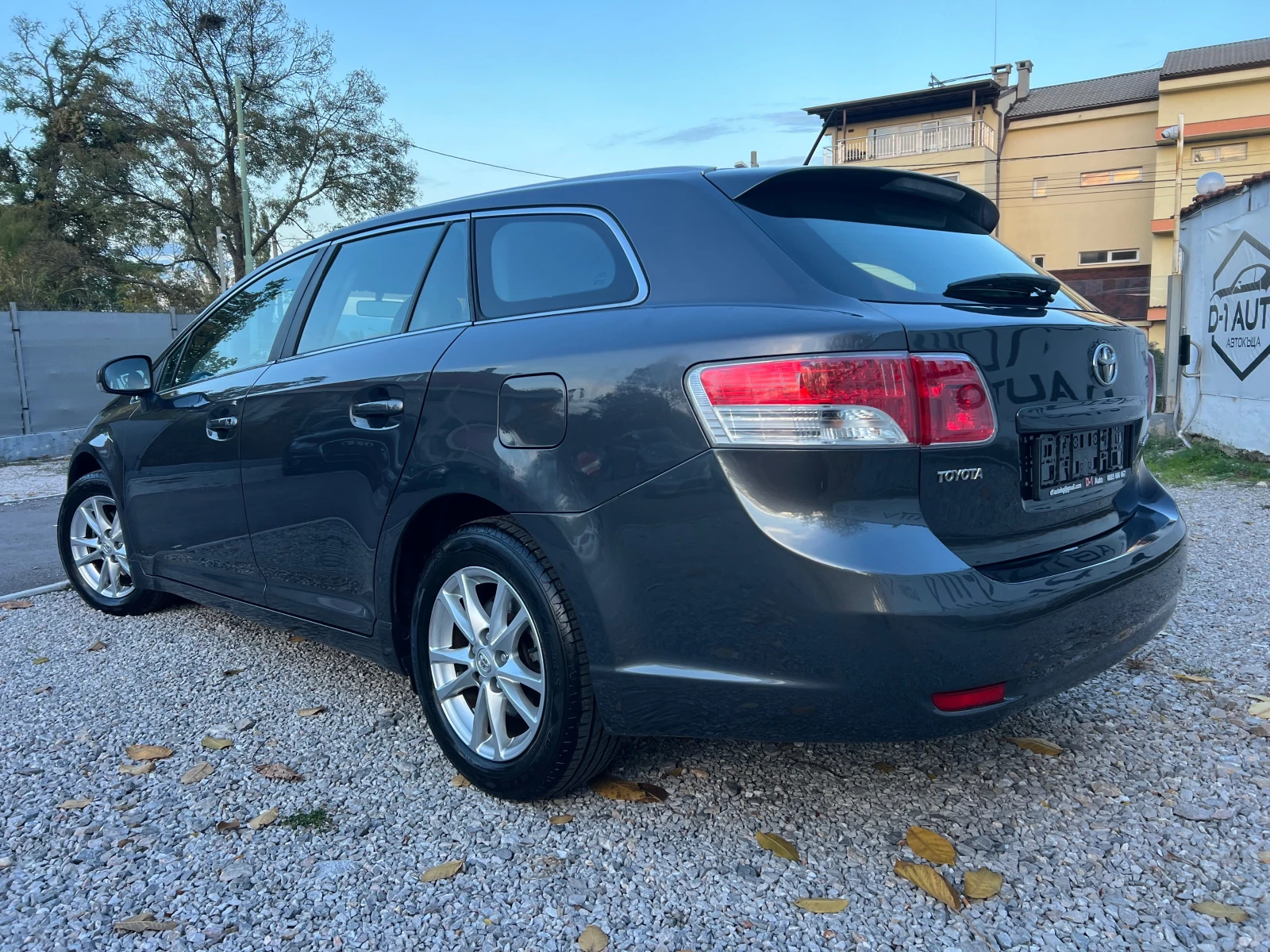 Toyota Avensis 1.8-NAVI FULL - изображение 6