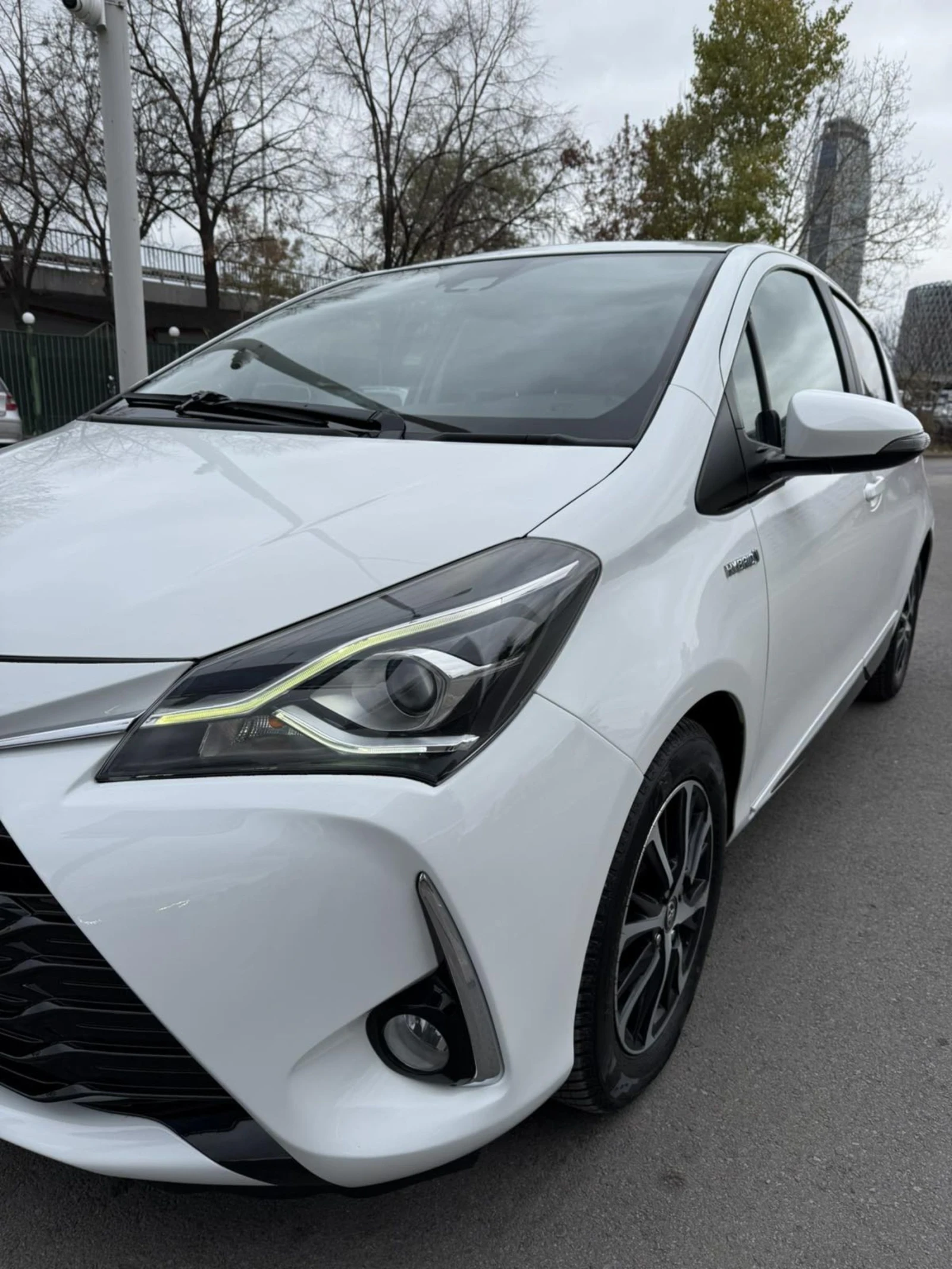 Toyota Yaris HYBRID  | Mobile.bg   17