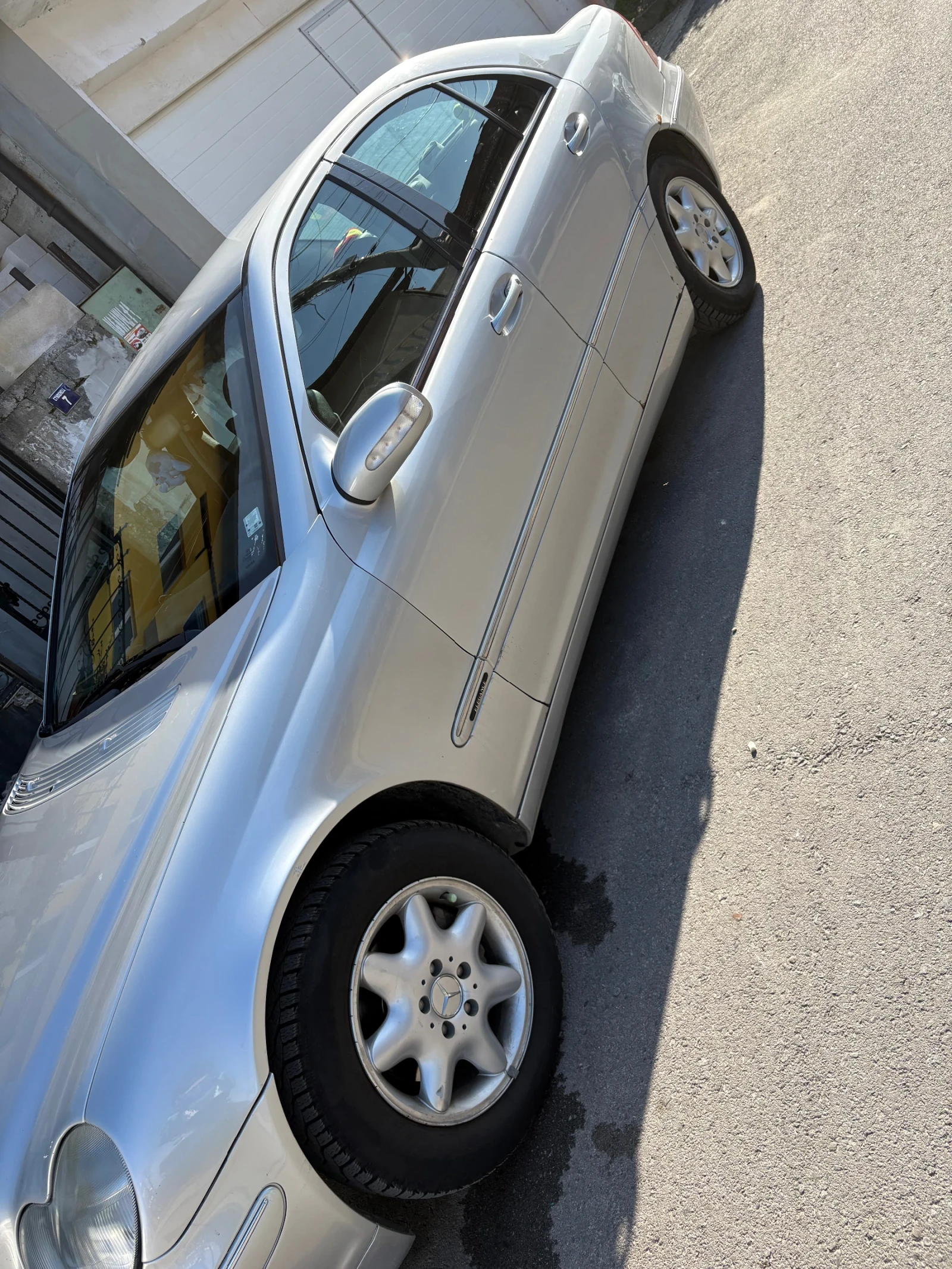 Mercedes-Benz 220 CDI, снимка 2 - Автомобили и джипове - 53783071