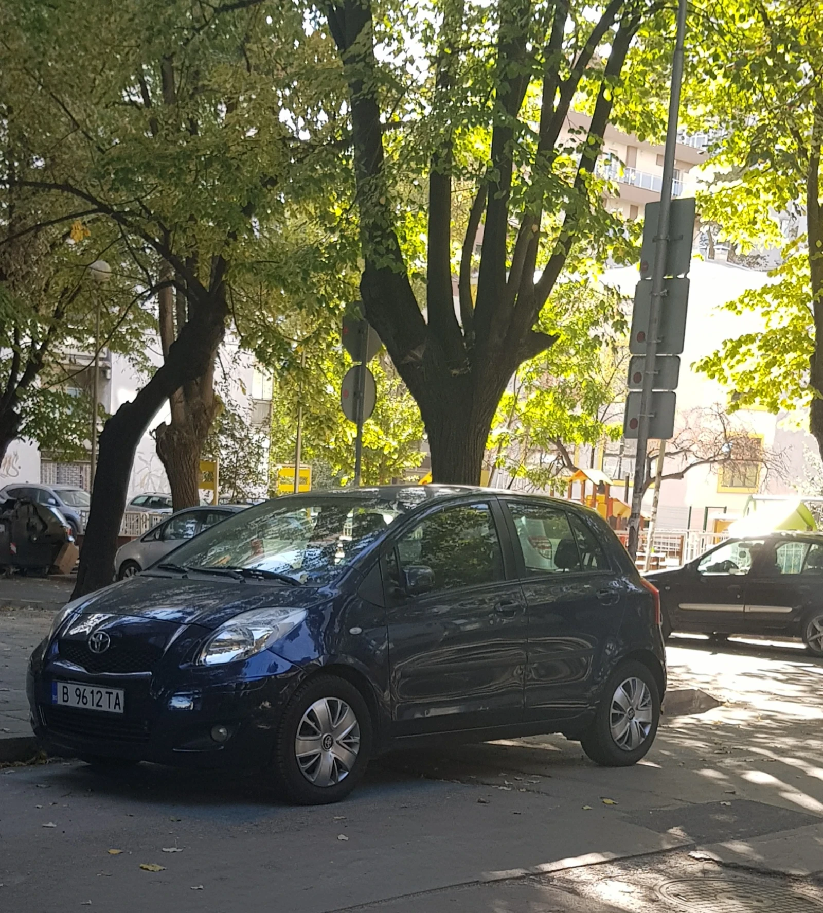 Toyota Yaris 1.4 D4D, Автоматик, снимка 2 - Автомобили и джипове - 53974381