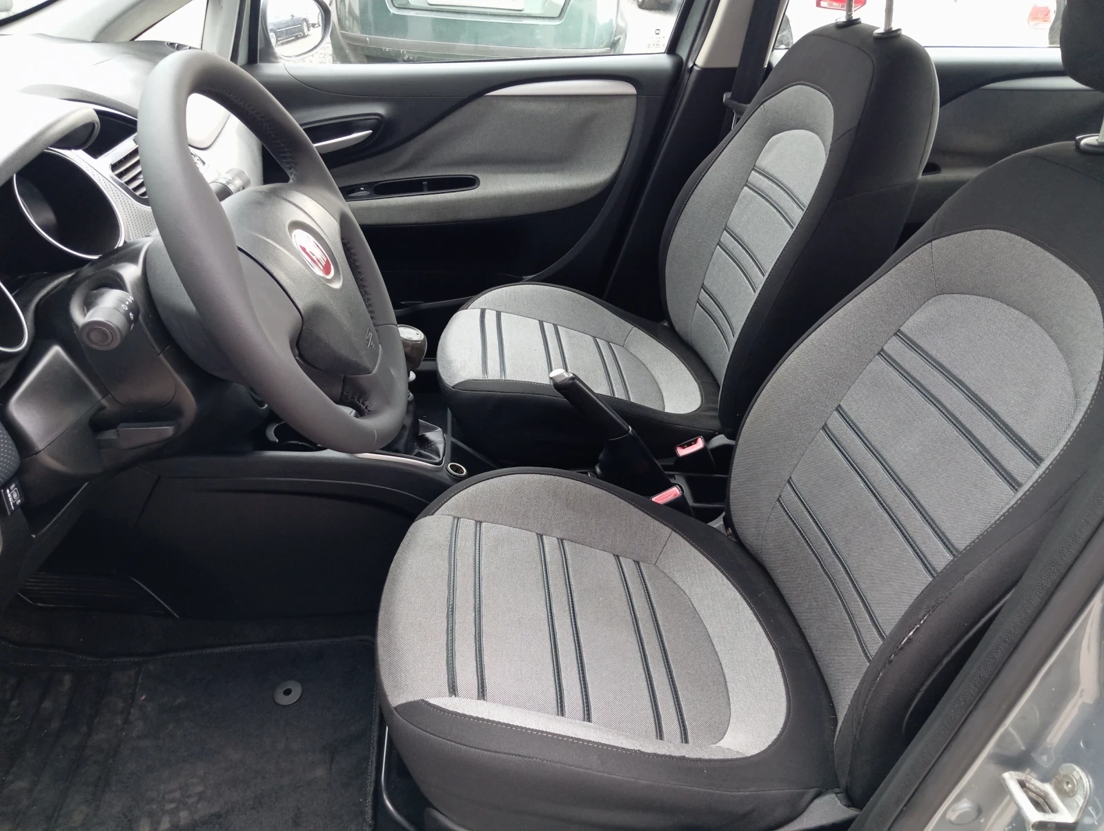 Fiat Punto 1.4i , снимка 7 - Автомобили и джипове - 54917838