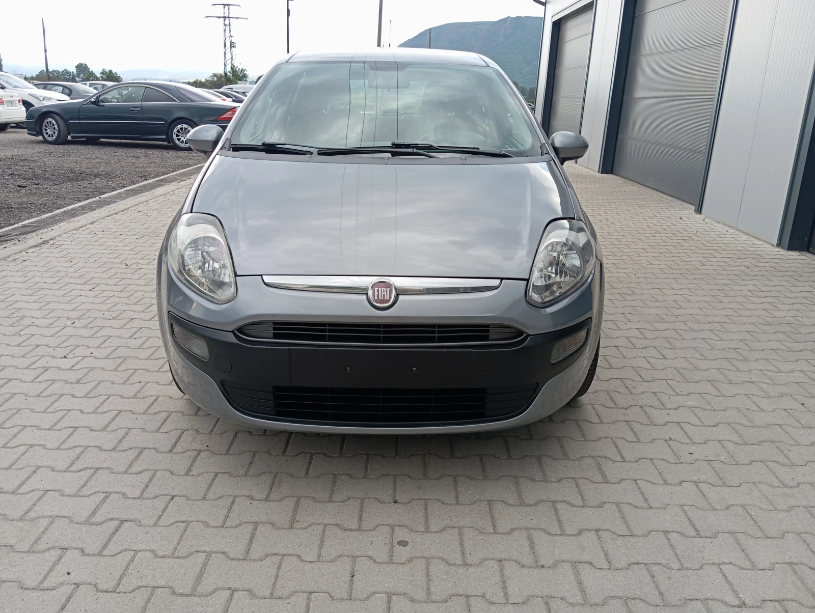 Fiat Punto 1.4i , снимка 2 - Автомобили и джипове - 54917838