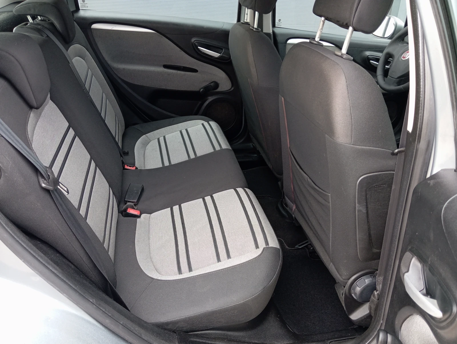 Fiat Punto 1.4i , снимка 10 - Автомобили и джипове - 54917838