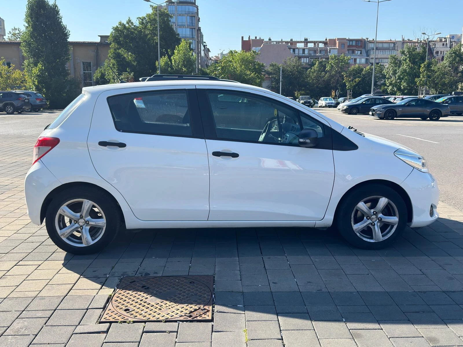 Toyota Yaris, снимка 2 - Автомобили и джипове - 55531355