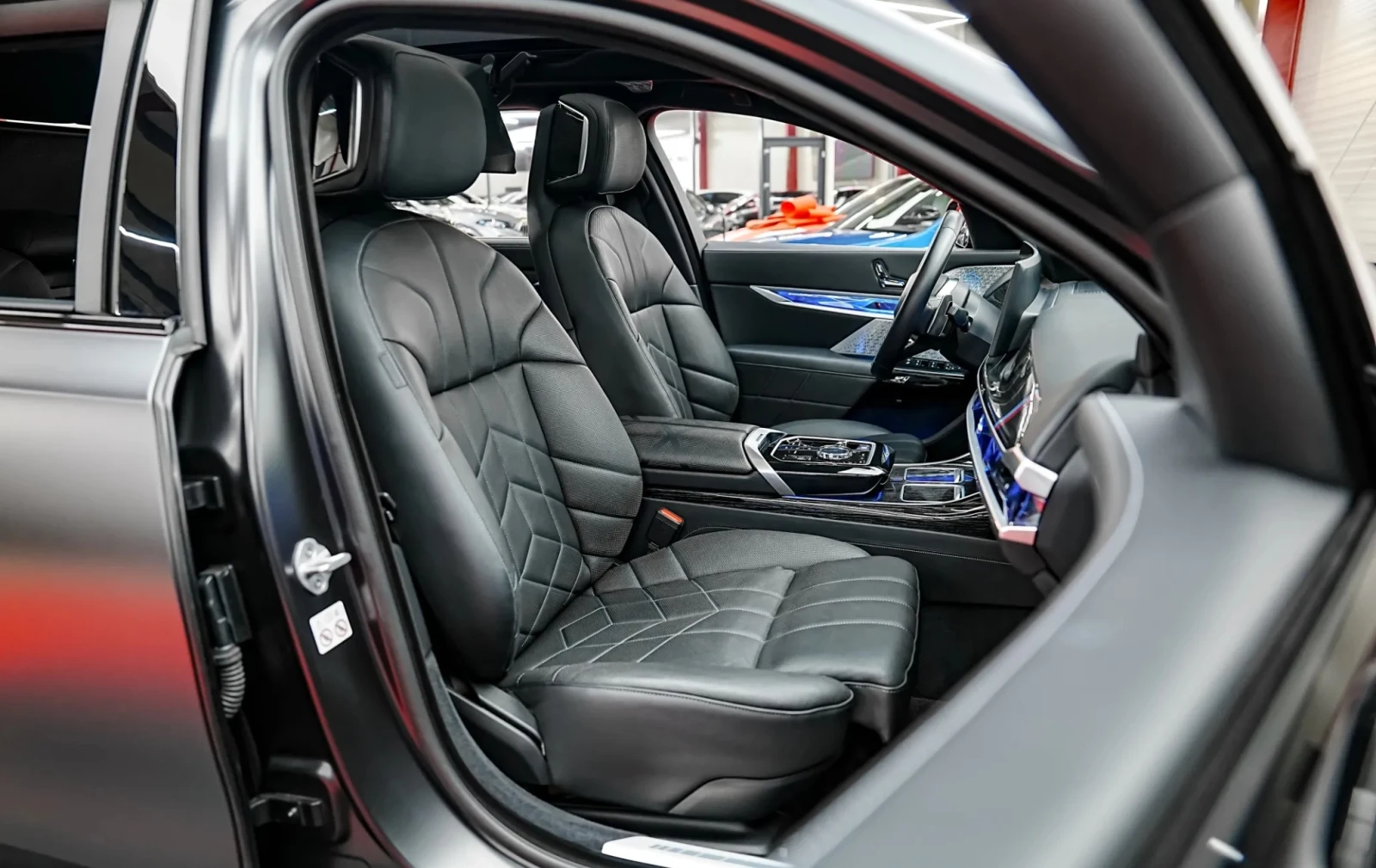 BMW 740 d xDrive M-Sport MHEV Maxton Design Package, снимка 6 - Автомобили и джипове - 56337341