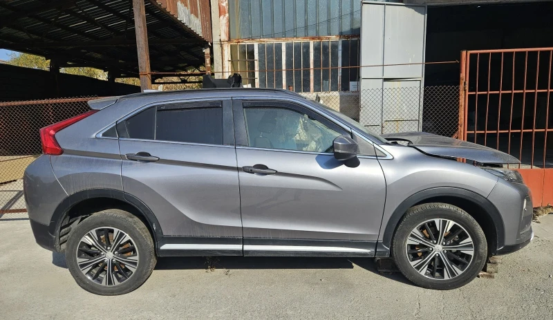 Mitsubishi Eclipse Cross 1.5, снимка 4 - Автомобили и джипове - 47774225