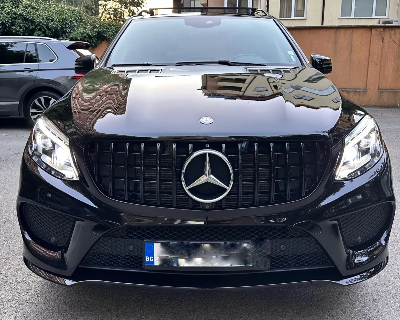 Mercedes-Benz GLE 500 GLE550 * AMG* V8* PANO* HARMAN KA* MASSAGE, снимка 1 - Автомобили и джипове - 48872080