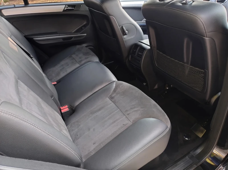 Mercedes-Benz ML 320 3.2 CDI V6 SPORT, снимка 13 - Автомобили и джипове - 51109906