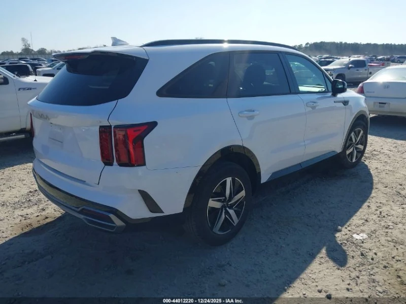 Kia Sorento 2.5l S, снимка 4 - Автомобили и джипове - 53237349